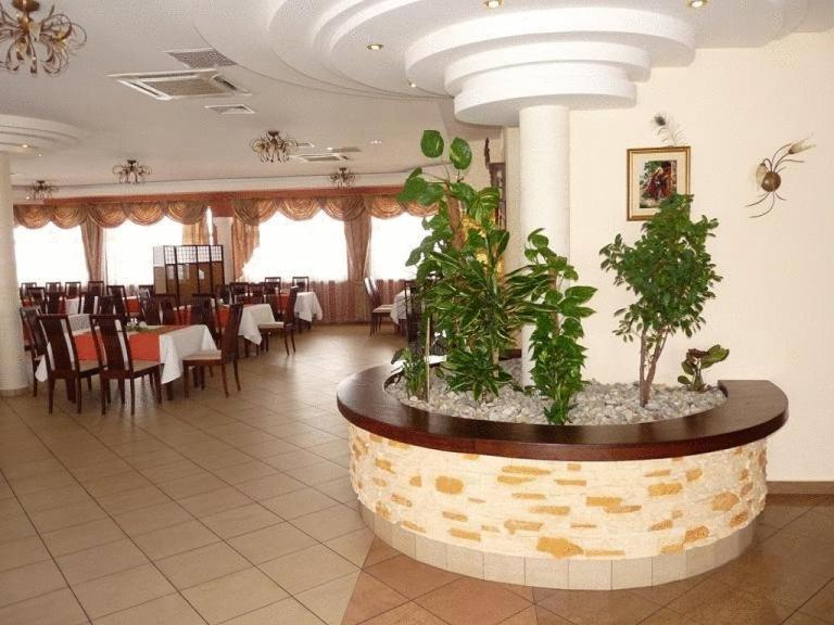 Zajazd Sokol Hotel Nienadowka Bagian luar foto