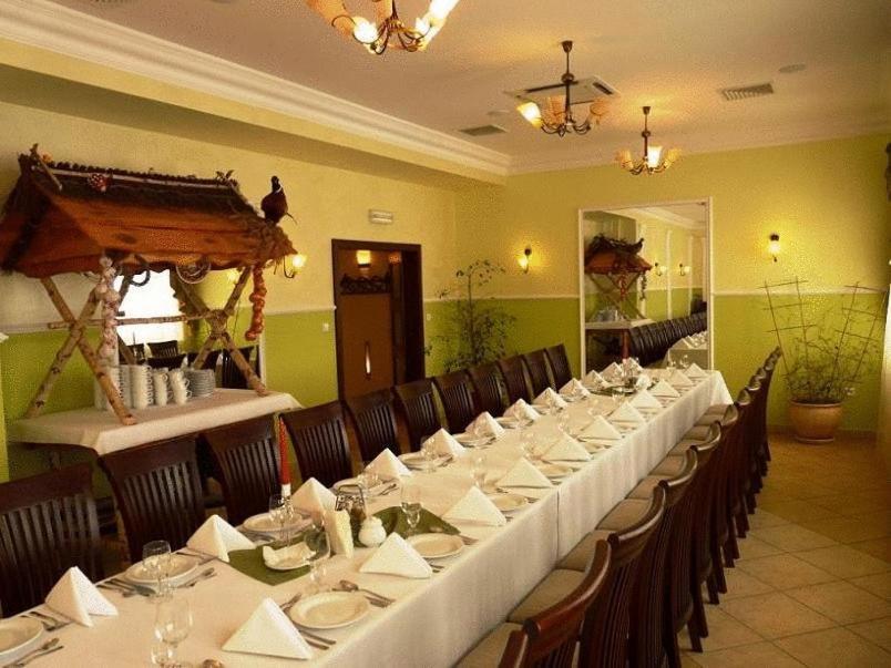 Zajazd Sokol Hotel Nienadowka Bagian luar foto