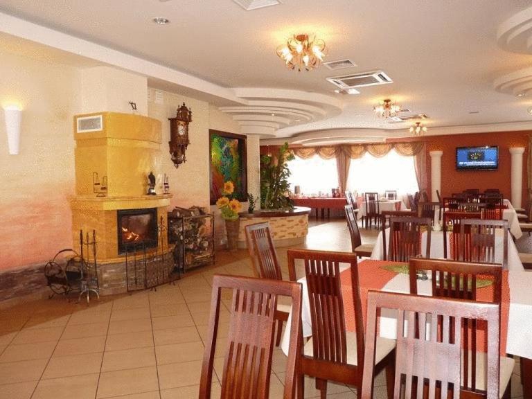 Zajazd Sokol Hotel Nienadowka Bagian luar foto