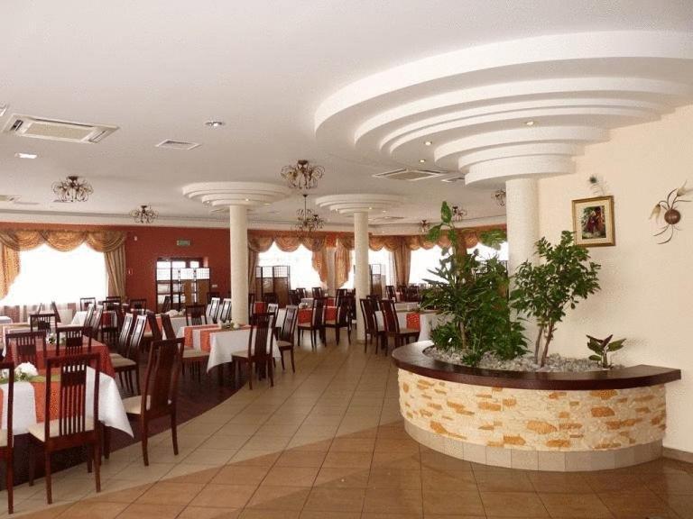 Zajazd Sokol Hotel Nienadowka Bagian luar foto