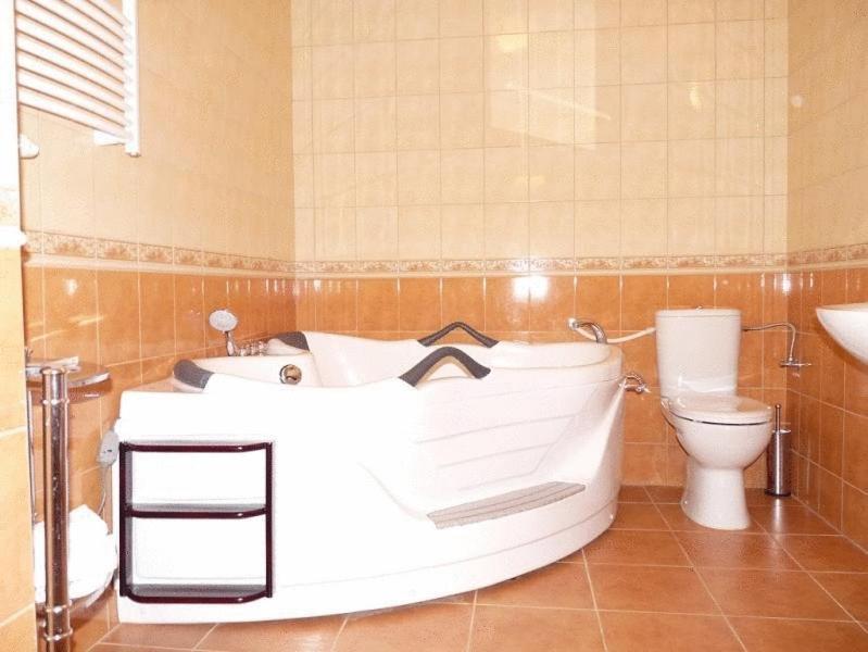 Zajazd Sokol Hotel Nienadowka Bagian luar foto